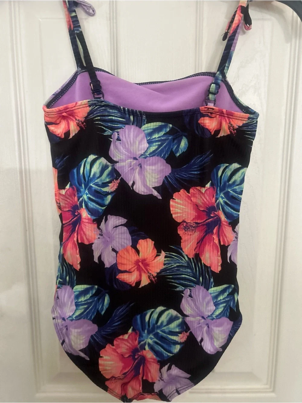 Old Navy Lilac & Pink Sports Bra and Tank Set & bathing suit lot. Size M/7-8.